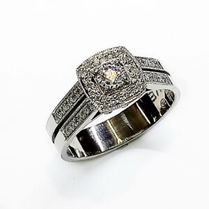 Platinum diamond ring