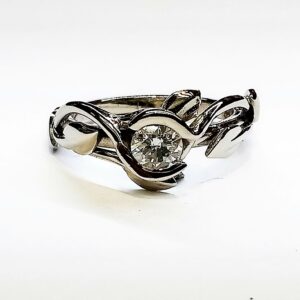 9ct White gold diamond ring