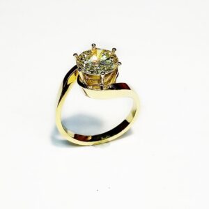 18ct Yellow gold diamond ring